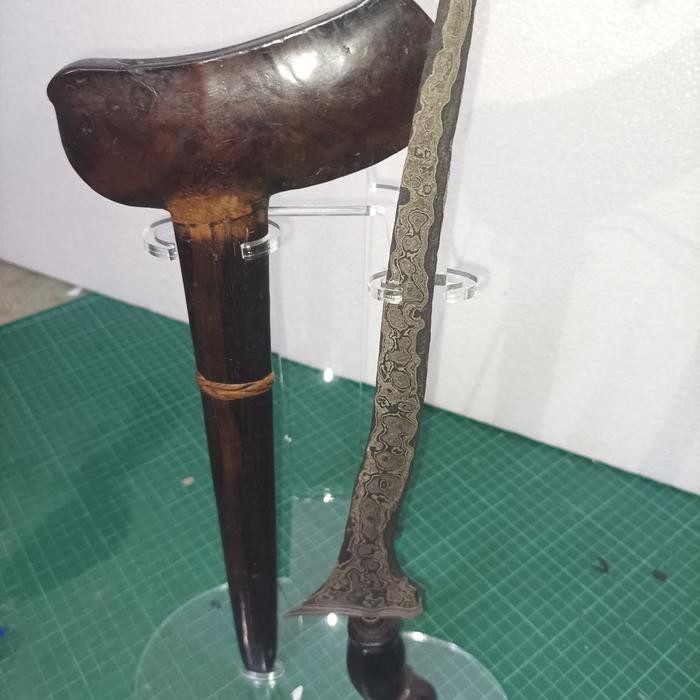 BLAWONG DUDUKAN JAGRAK KERIS AKRILIK MODERN DOBEL