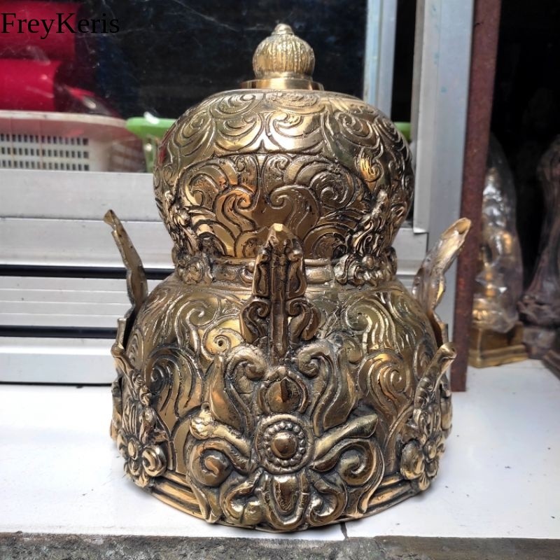 Mahkota Raja Ratu Ukir Kembang Kuningan 35cm FR15