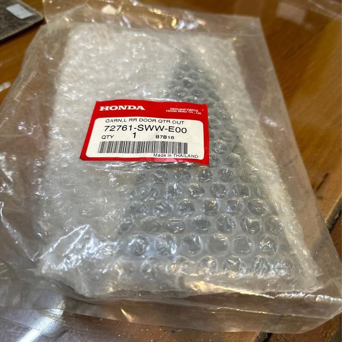 Honda Genuine 72761-SWW-E00 GARNISH ,LEFT REAR DOOR QUARTER OUTER HONDA CRV 2007-2008 Best