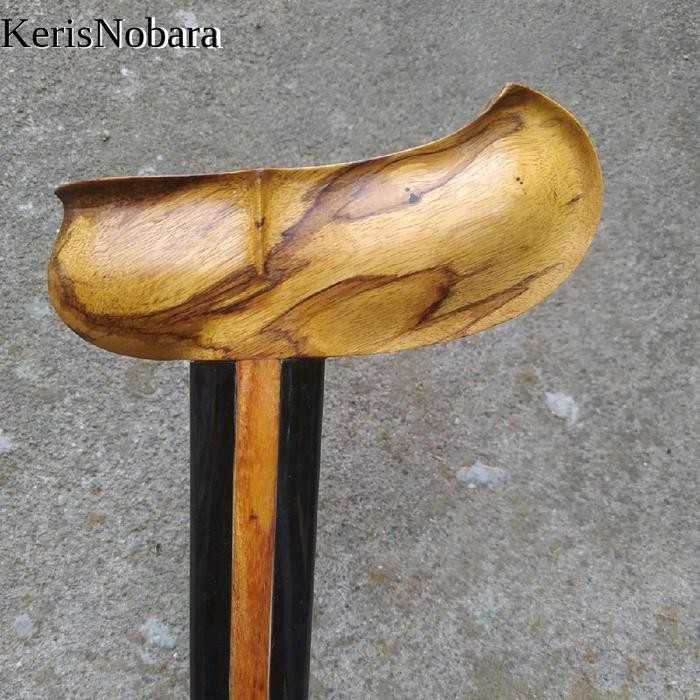 Warangka Keris Gayam Solo Kayu Gaharu dari Produk Informasi Diberikan KNB4