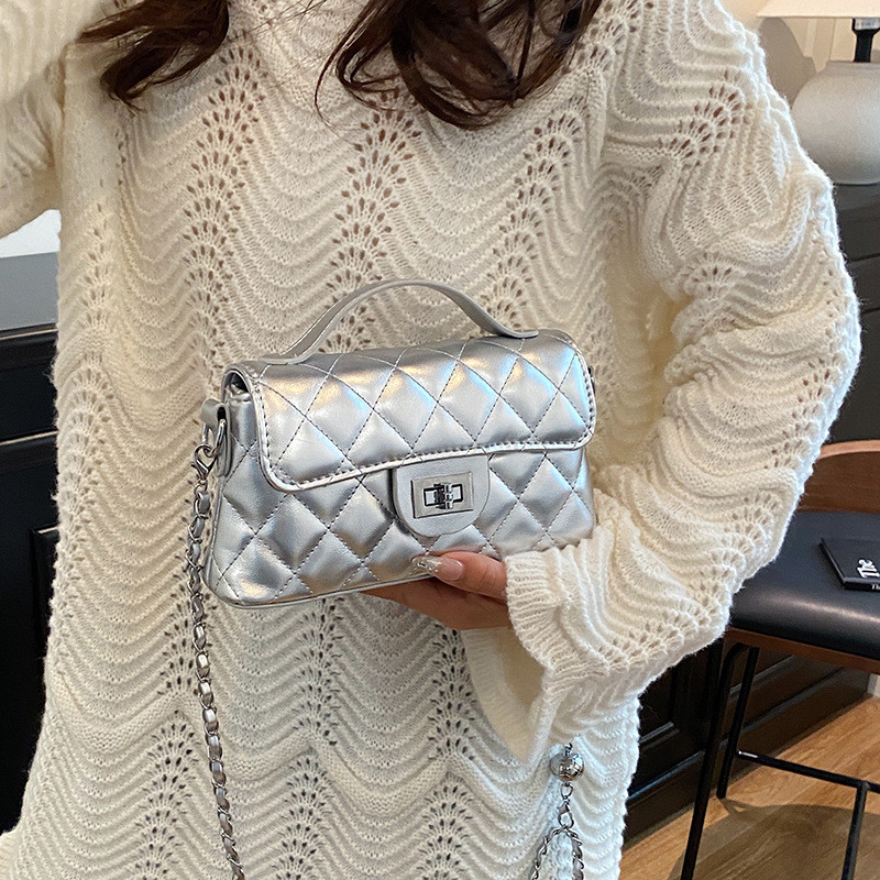 Tas Wanita Kecil Gaya Chanel Tas Rantai Quilted Tas Fashion Baru Tas Bahu Tas Selempang Tas Kecil