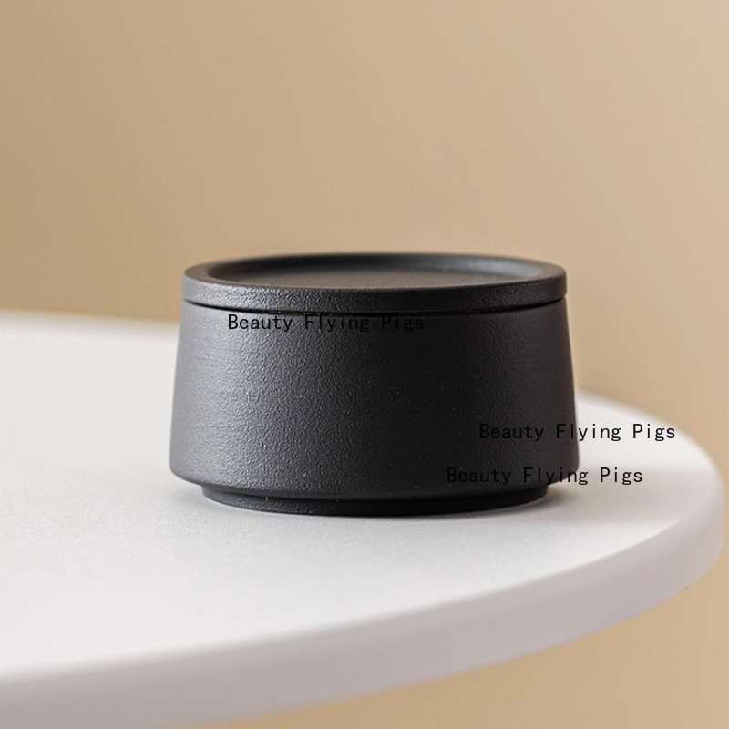 

1pc Ceramic Black/white Mini Urn for Ashes Household Pet Coffin Mini Pet Urn Funeral and Cremation Souvenirs Pet Supplies