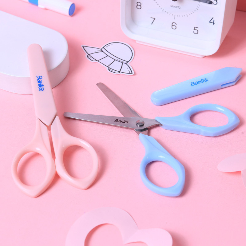 

(1 BIJI) Bantex Gunting Anak Sekolah Ujung Bulat Aman / Student Scissor 127 mm Dilengkapi Pelindung BD1201