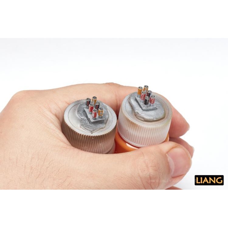 

LIANG-0410 1/35 3D-print Modern Civilians Supplies Oil Pump Drumcan Cleaner Resin Parts Model Scene Build Hobby DIY Accessories