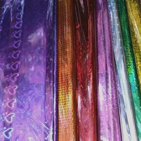 

Kertas Kado Hologram Warna Warni Kertas Kado Hologram Murah Isi 100