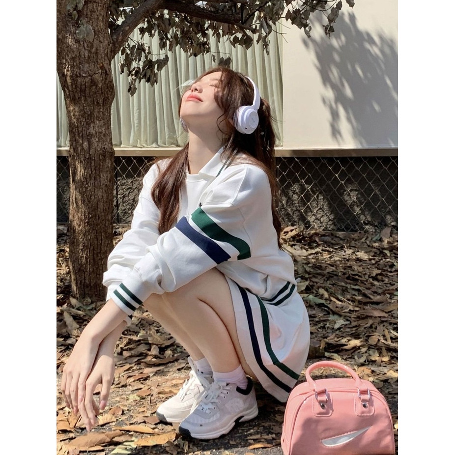 Kaus olahraga polo leher bergaris wanita jaket lengan panjang vintage Amerika Spice Girls putih atas