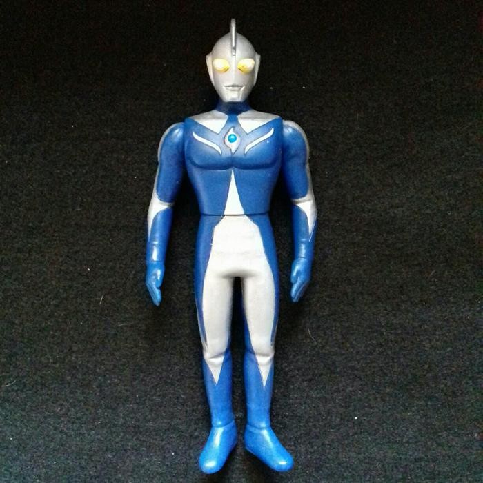 MAINAN... UHS Ultra Hero Series 16 Cm Ultraman Cosmos Luna Mode by Bandai 2001