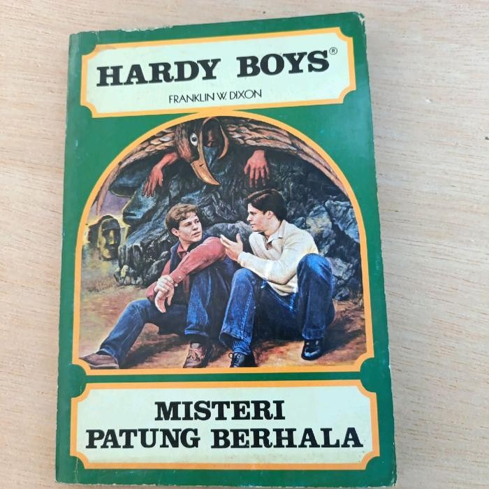 novel jadul Hardy Boys, Misteri Patung Berhala,  Franklin W. Dixon