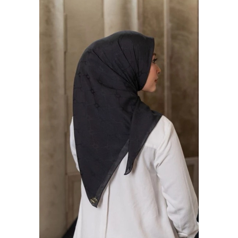 Plain Scarf Monogram Chain 2.0 Wearing Klamby/Plain Monogram  Chain Wearing Klamby