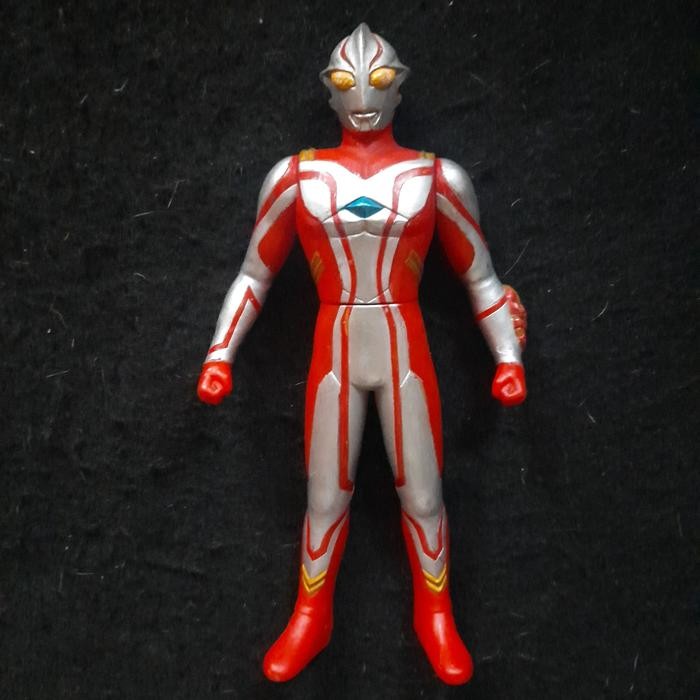 MAINAN... UHS Ultra Hero Series 16 Cm Ultraman Mebius by Bandai 2009