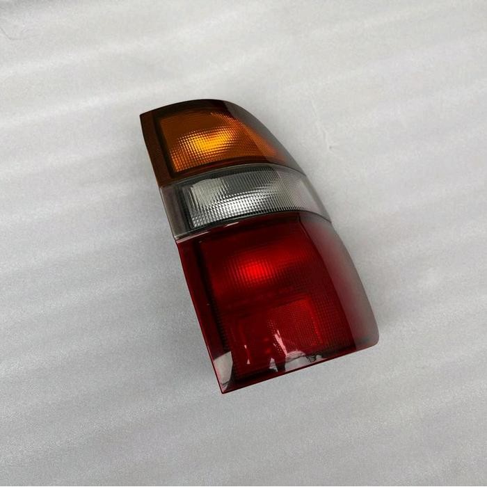 STOPLAMP KANAN ISUZU PANTHER KAPSUL KAPSUL 2001 - 2004 LAMPU BELAKANG PANTHER KAPSUL