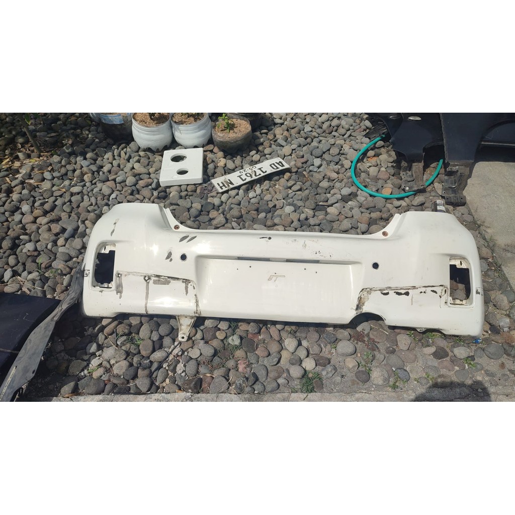Bumper belakang yaris 2012 2013 2014