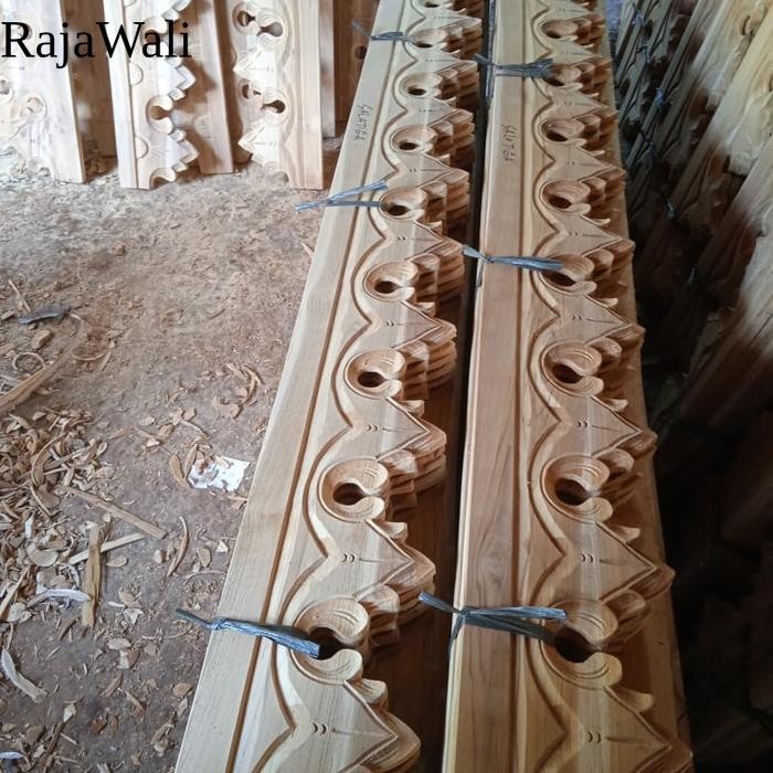 Lis Ukir, Lis Plang Kayu Jati Perhutani(TPK) Blora, 2x20x200cm. Cafe Restoran Villa Joglo Limasan RJ