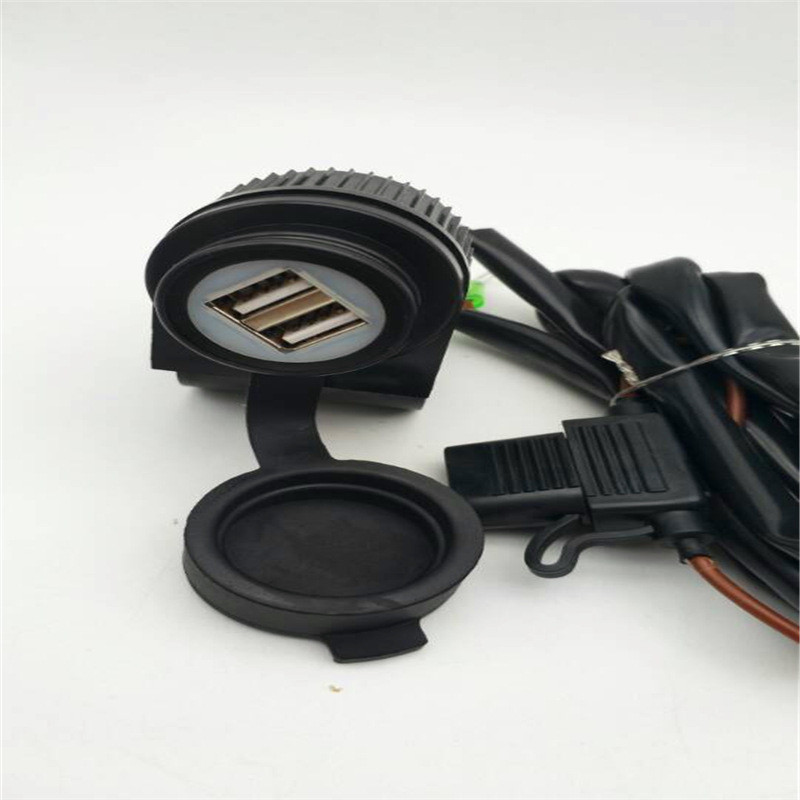 Pengisi Daya USB Mobil Motor - 12V-24V 3.1A Dual Port dengan Pemegang Sekring & Bracket