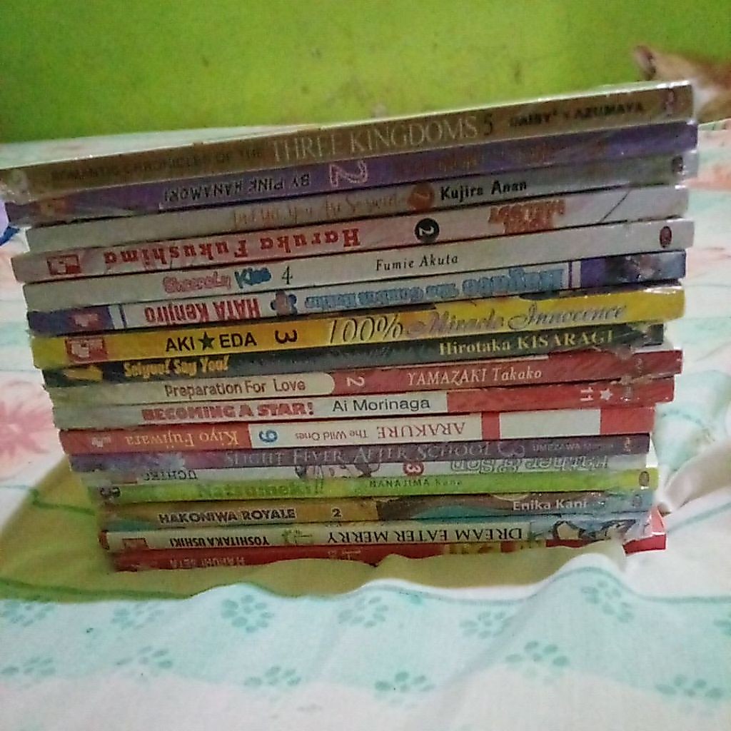 Komik random 20k original segel dapat 5 pcs