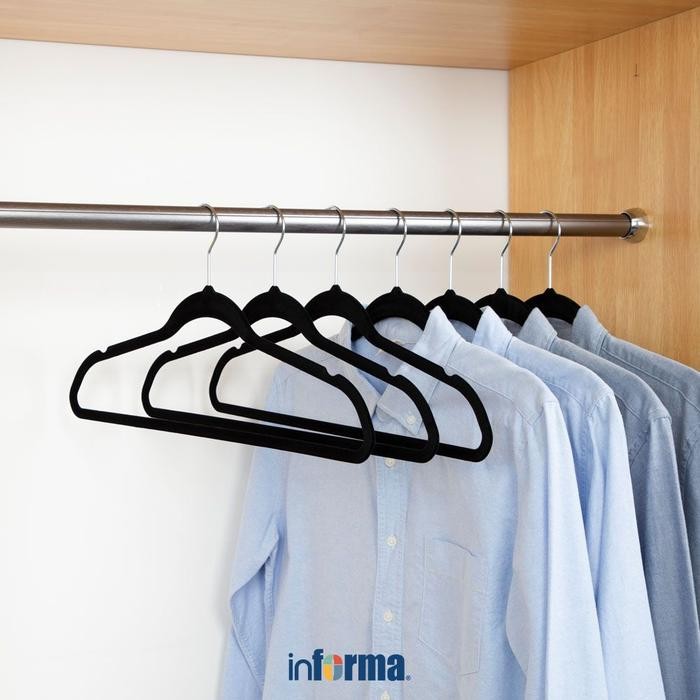 

INFORMA 41.5 CM SET 30 PCS HANGER BAJU VELVET SLIM DENGAN NOTCH - HITAM