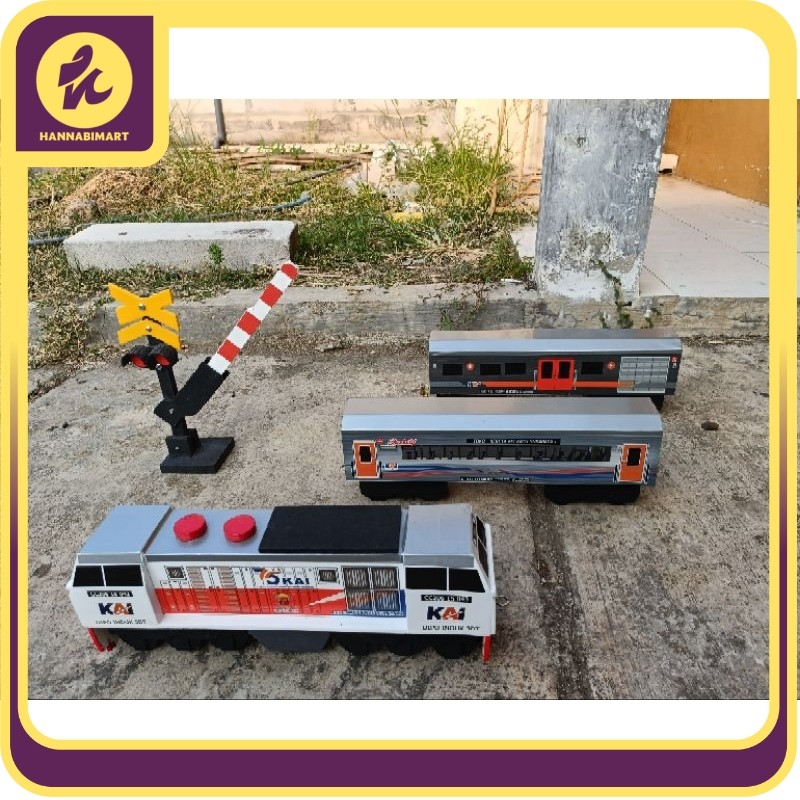 SALE PAKET 5 LOKO CC206 + 2 GERBONG + PALANG PINTU - MINIATUR KERETA API KAYU SURABAYA