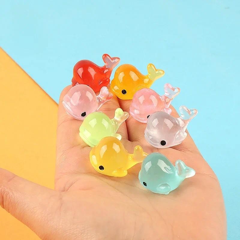 

10pcs 3D Kawaii Resin Transparent Whale Luminous Miniatures Mini Figurines for Crafts Accessories Y Scrapbooking Embellishment