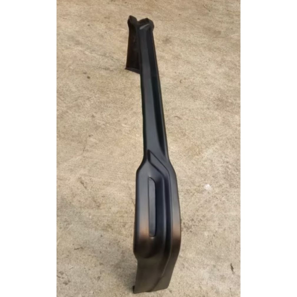 asesoris bodykit calya sigra model venturer belakang Warna Dasar hitam doff Berkualitas