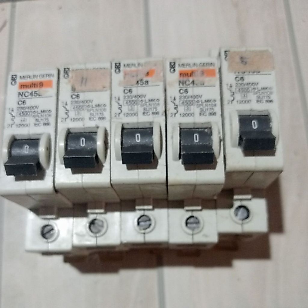 MCB 1PHASE MERLIN GERIN MULTI9