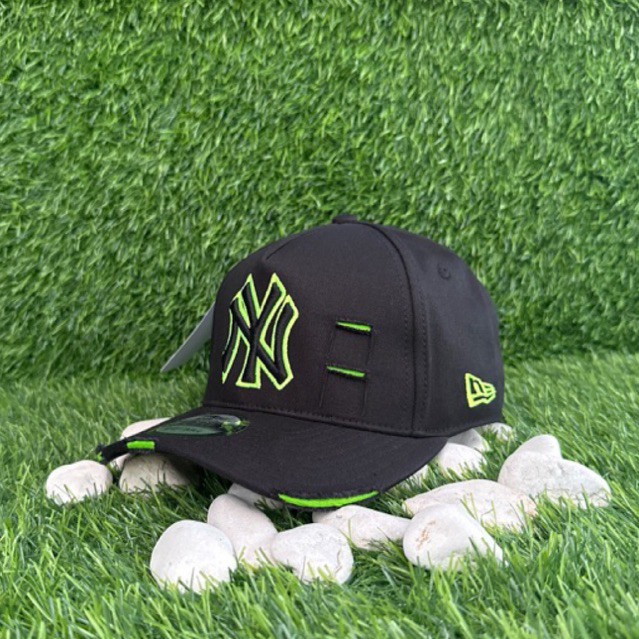 NY Hitam Stabilo Ripped Damage / Topi premium