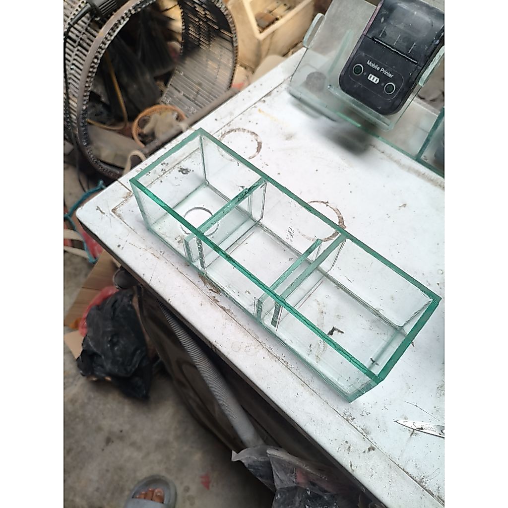 kotak filter atas aquarium dengan skat double panjang 30 cm lebar 10 tinggi 10 cm bahan kaca asahi t