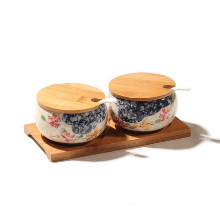 

Japanese Ceramic Creative Oil and Salt Tank Set