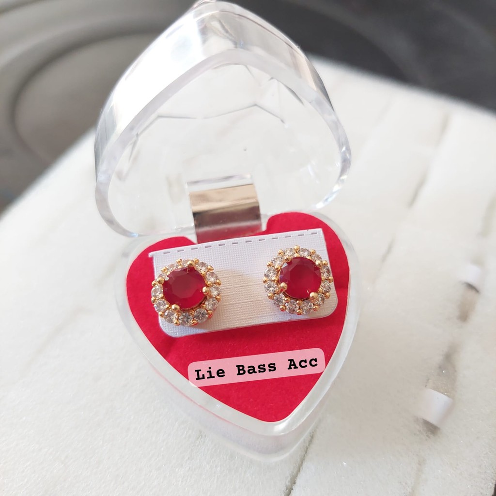 Anting tusuk Mata merah delima Anting tusuk Wanita mewah Tidak karat