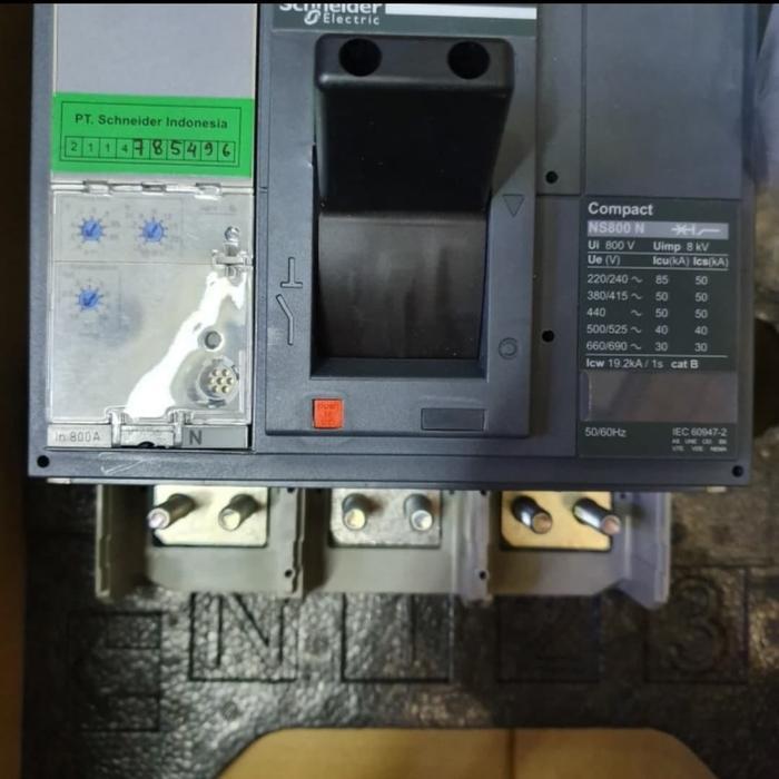 MCCB Schneider NS800N 3PHASE 800A 50kA micrologic 2.0 MANUAL ORIGINAL