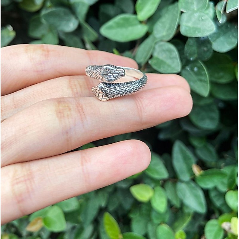 cincin perak motif kepala ular