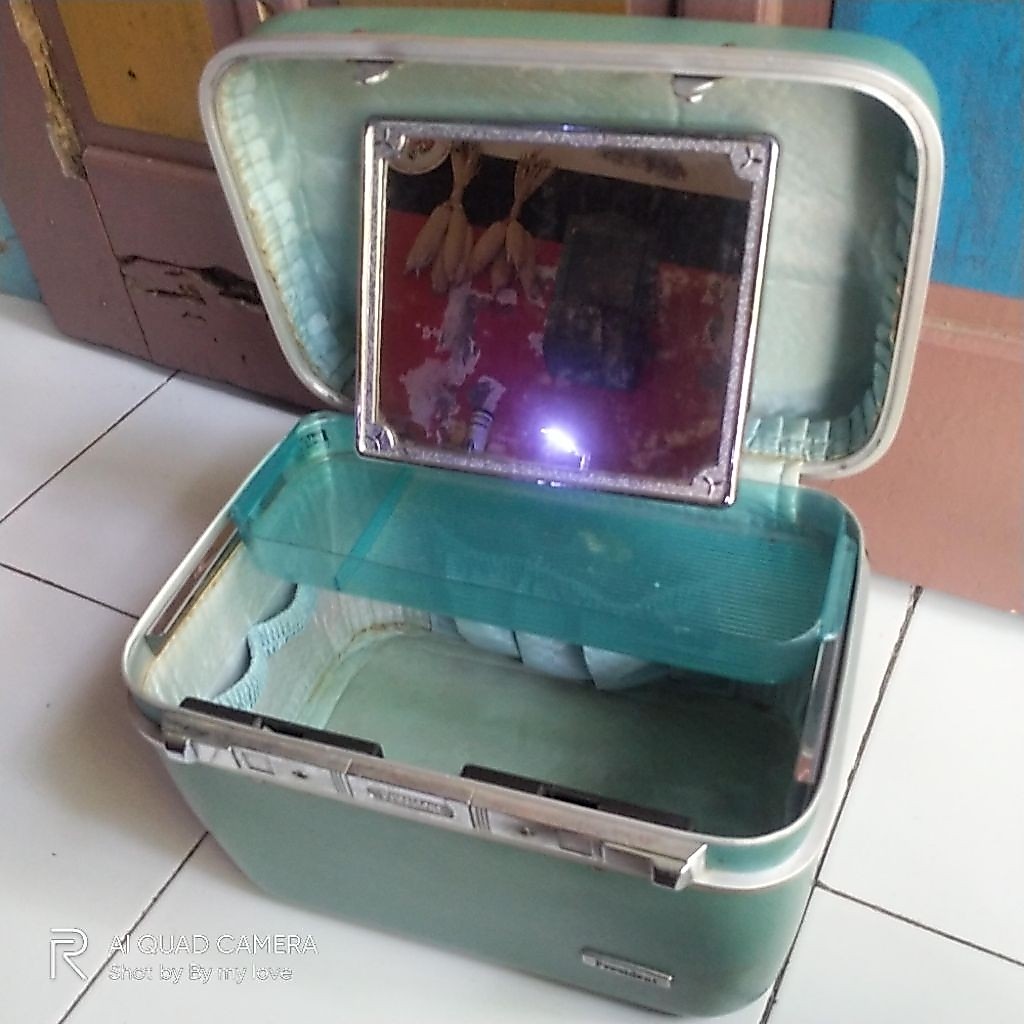 Tas koper make up jadul,lawasan merk presiden.
