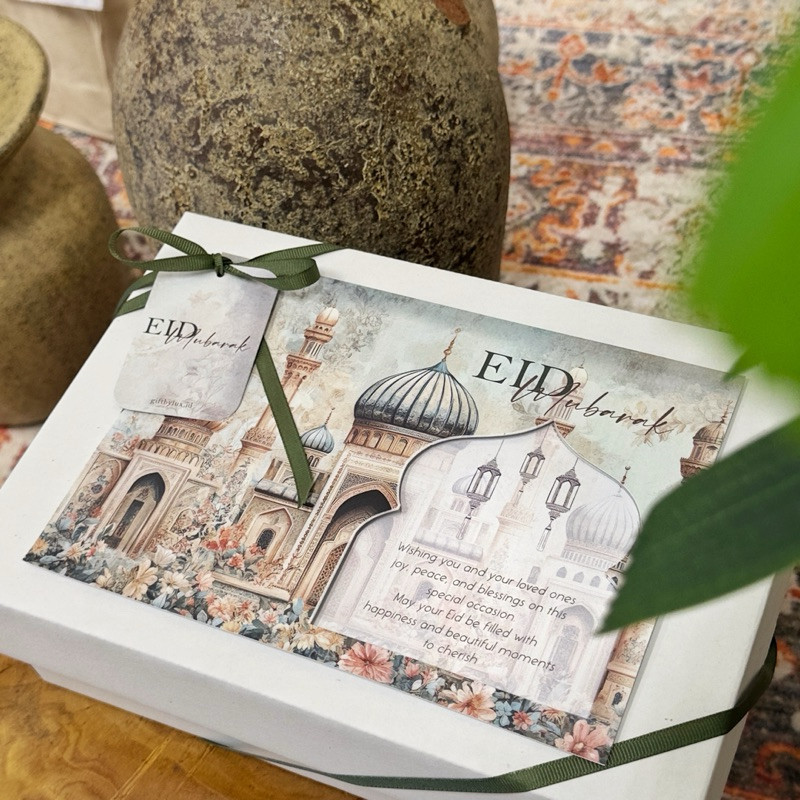 

Gift box / hampers lebaran kue kering cookies gelas sabun tasbih