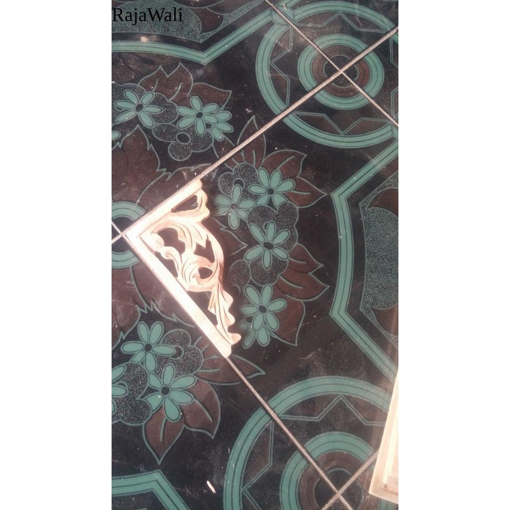 Ukiran tempel sudut kecil bahan kayu mahoni RJ12