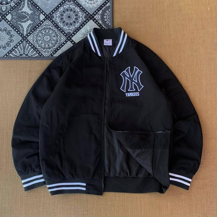 jaket  Mlb Yankees size L (seperti baru) 100% original 170626W