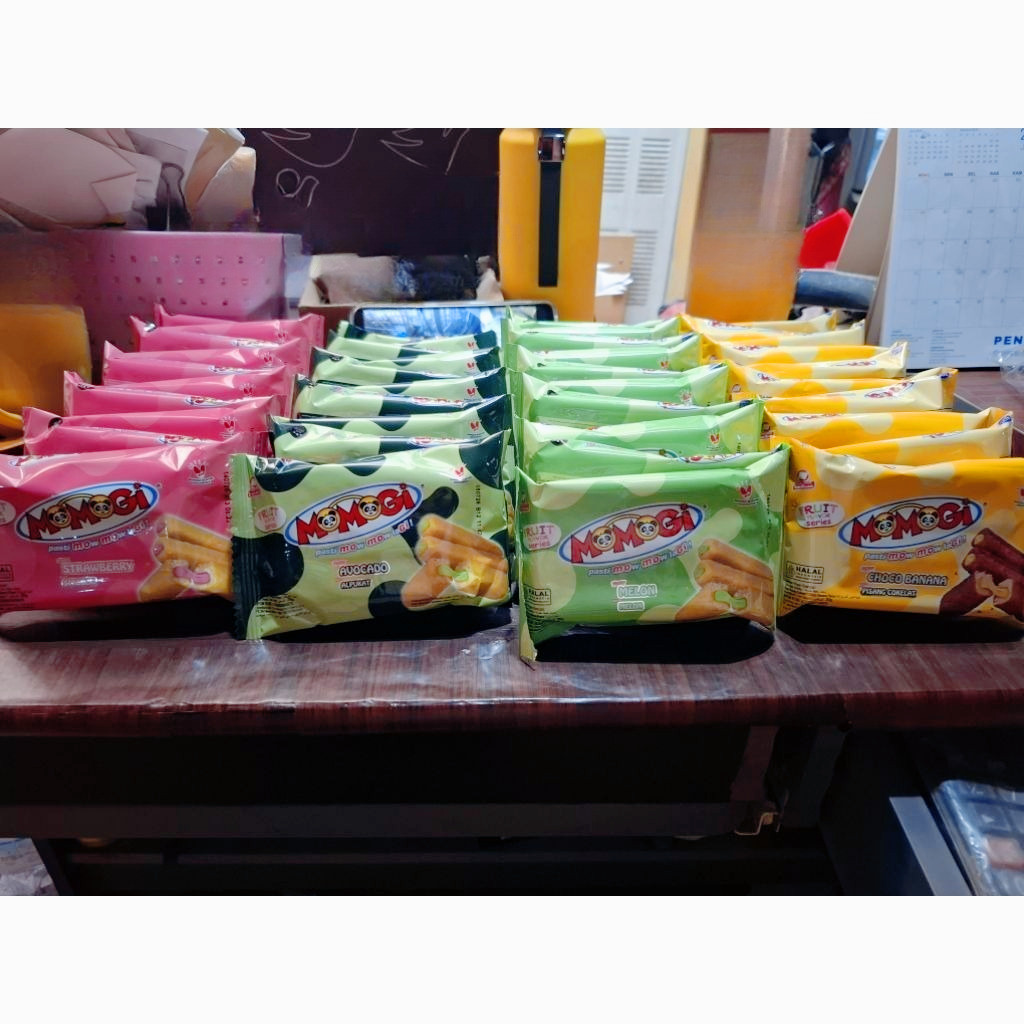 MOMOGI 20 GRAM ISI 10 BUNGKUS