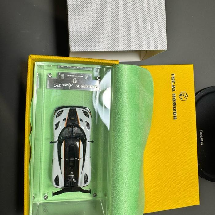 Focal Horizon 1/64 Koenigsegg Agera RS White unsealed