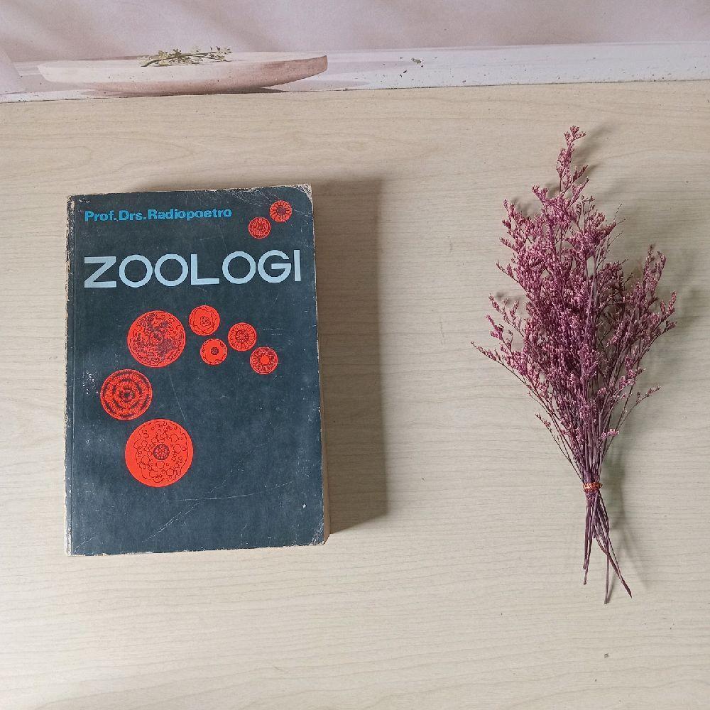 buku Zoologi - Radiopoetro