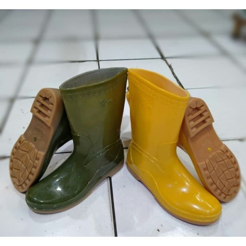 Sepatu Boots Pria Dan Wanita Anti Air