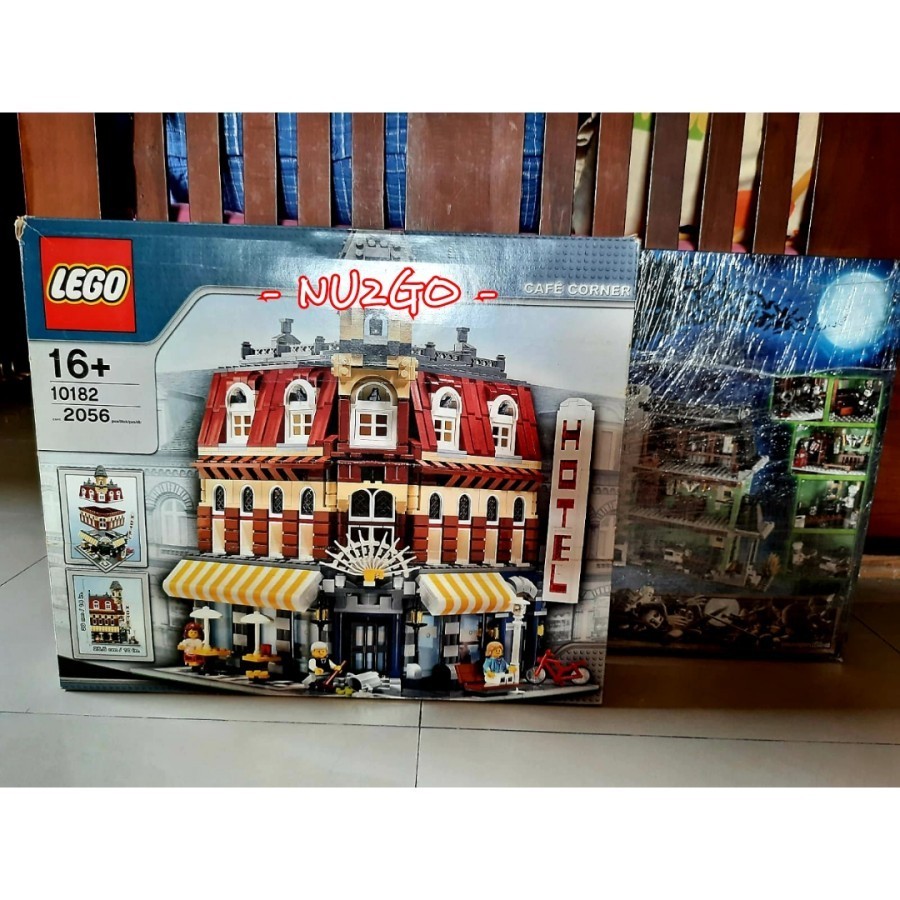 ORIGINAL LEGO 10182 -- RARE & HARD TO FIND -- Cafe Corner