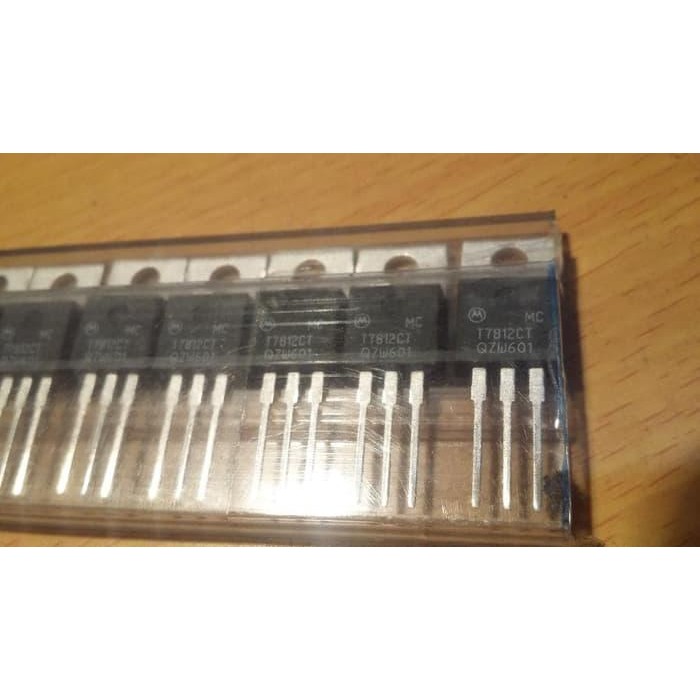 LEW99 IC Regulator 7812 MC7812 MC 7812 & 7912 MC7912 MC 7912 ON Motorola NOS