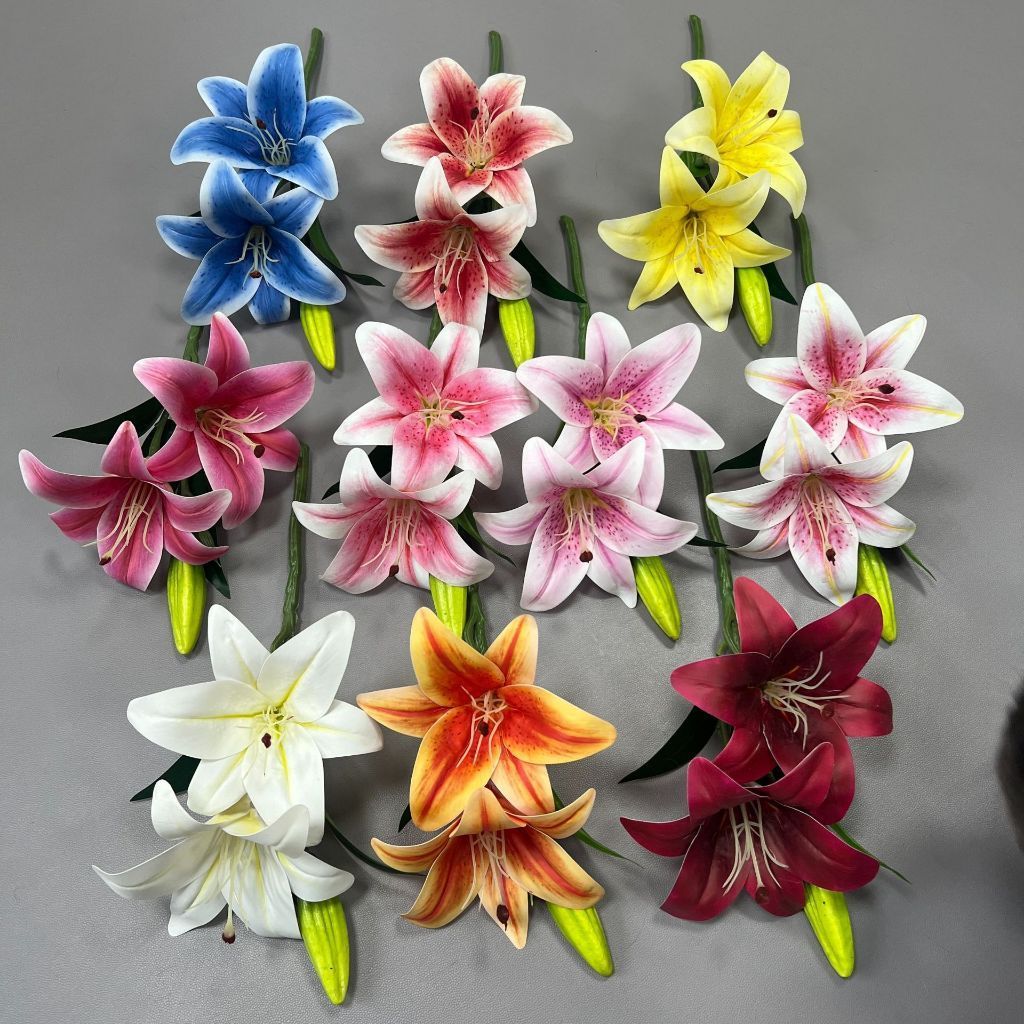 BUNGA LILI PALSU 35CM 1 BATANG 2 BUNGA 1 KUNCUP DIAMETER 14CM BAHAN PLASTIK BATANG BESI DEKORASI RUM