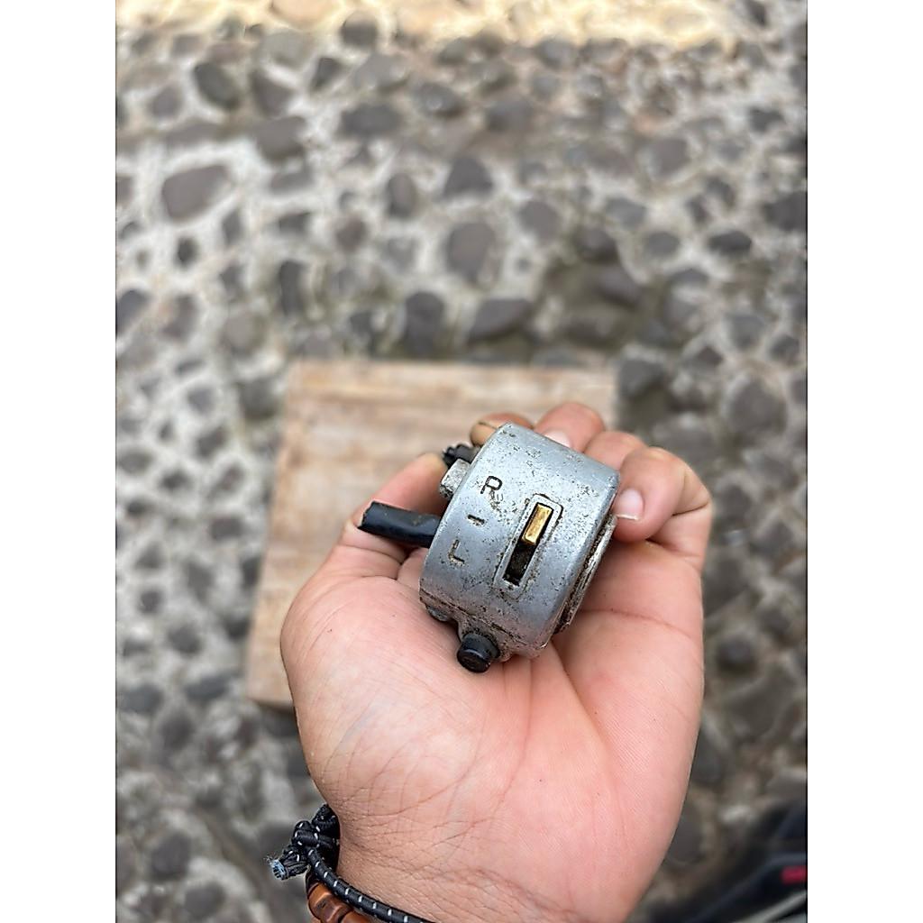 holder kanan c70 stater original copotan