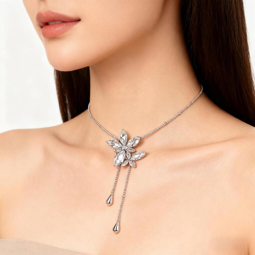 Glamorousky Kalung Kupu-Kupu Kembar Kristal Perak Aksesoris Perhiasan Wanita Modern Kalung Silver 92