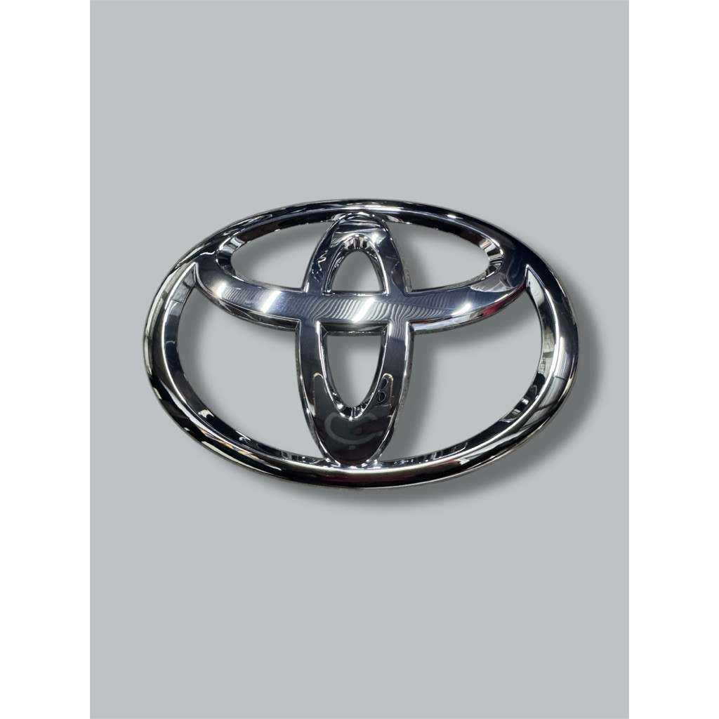 emblem depan toyota logo toyota avanza vios yaris sienta  etios original