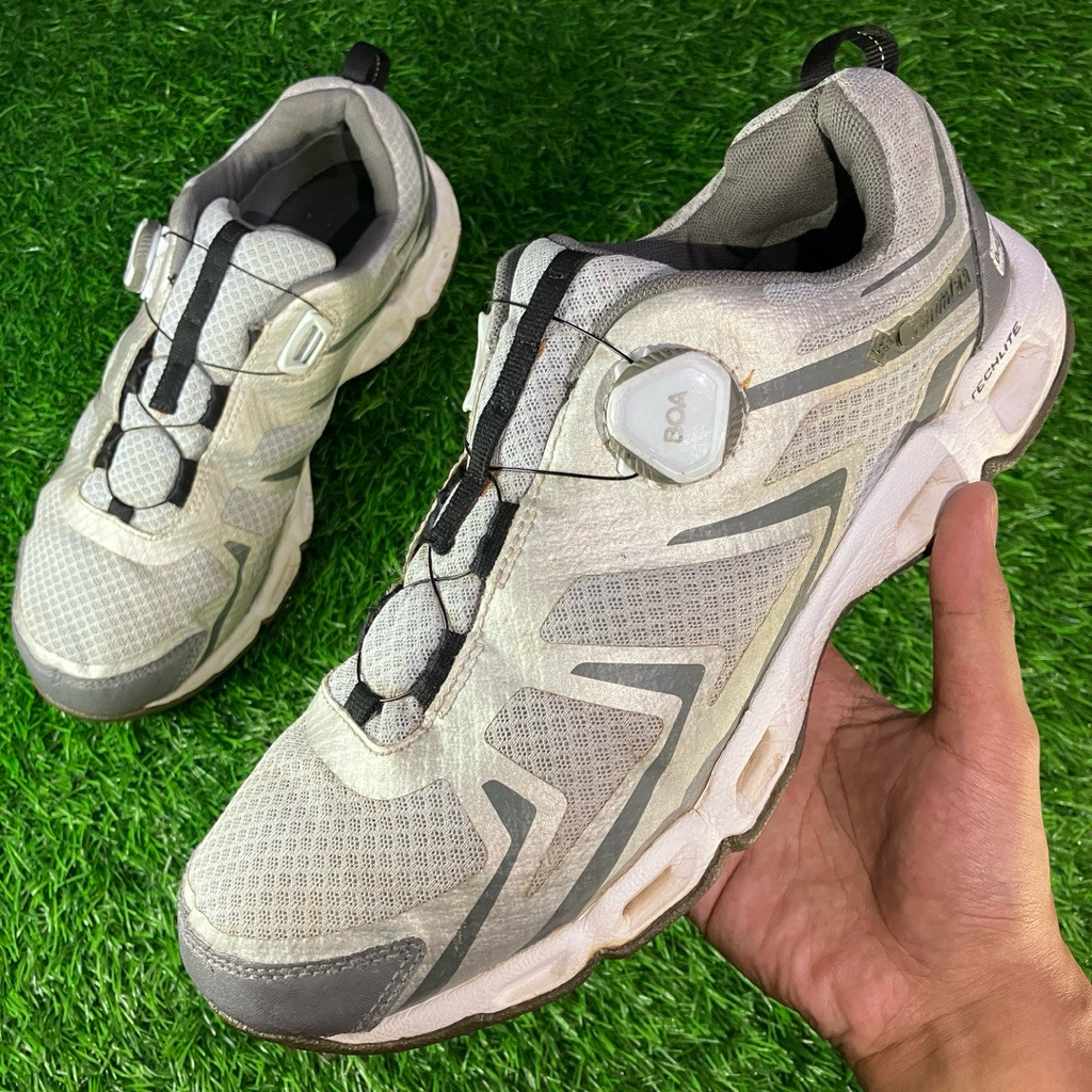 COLUMBIA Mesh Techlite size 42 Trail running shoes preloved