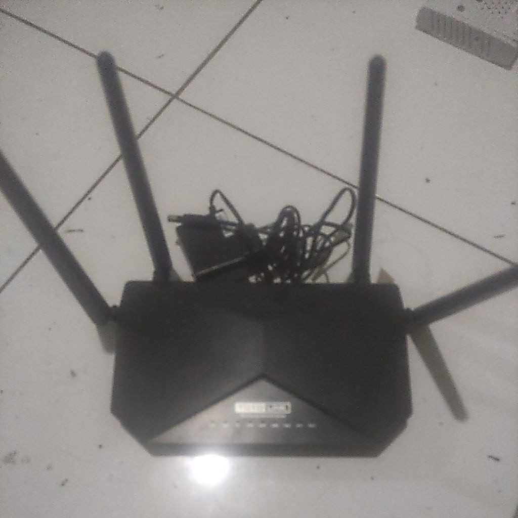 Totolink A3002R AC1200 Wireless Dual Band Gigabit Router