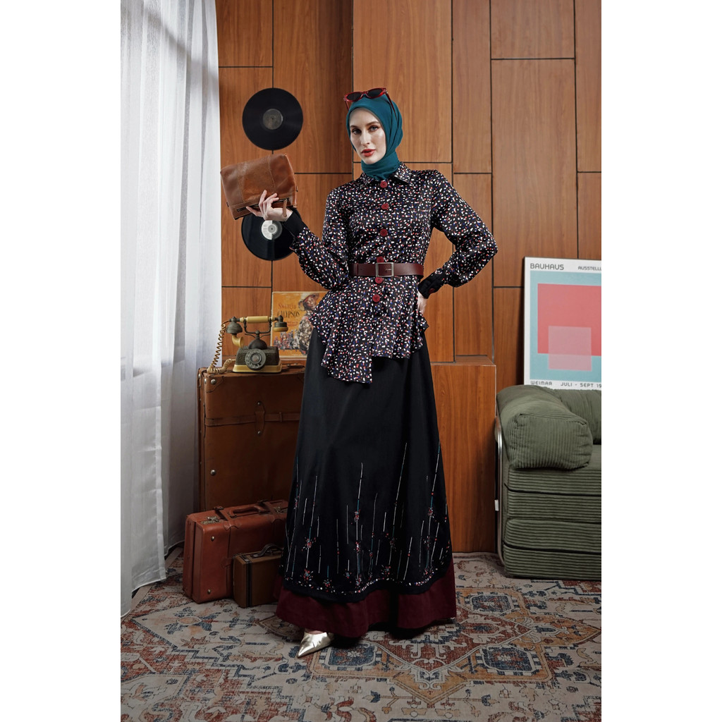 TUNEECA Dress Bordir Mewah Hitam Cornelia - T-0826010