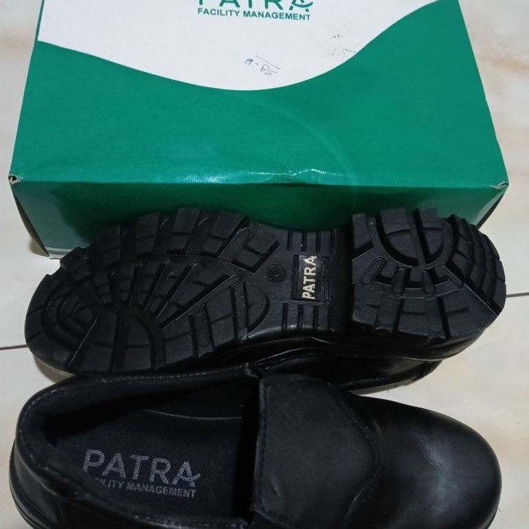 sepatu safety merk  handymen patra