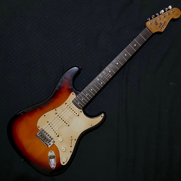 Gitar Squier by Fender Stratocaster California Series