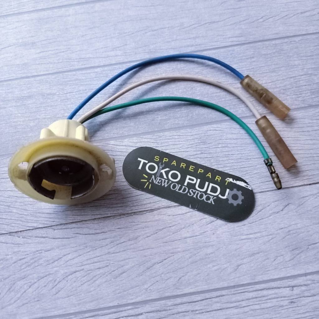 COD/SOKET KABEL FITING LAMPU BOHLAM DEPAN KAKI 3 MOTOR GL-100 CB-100 WIN NEW OLD STOCK